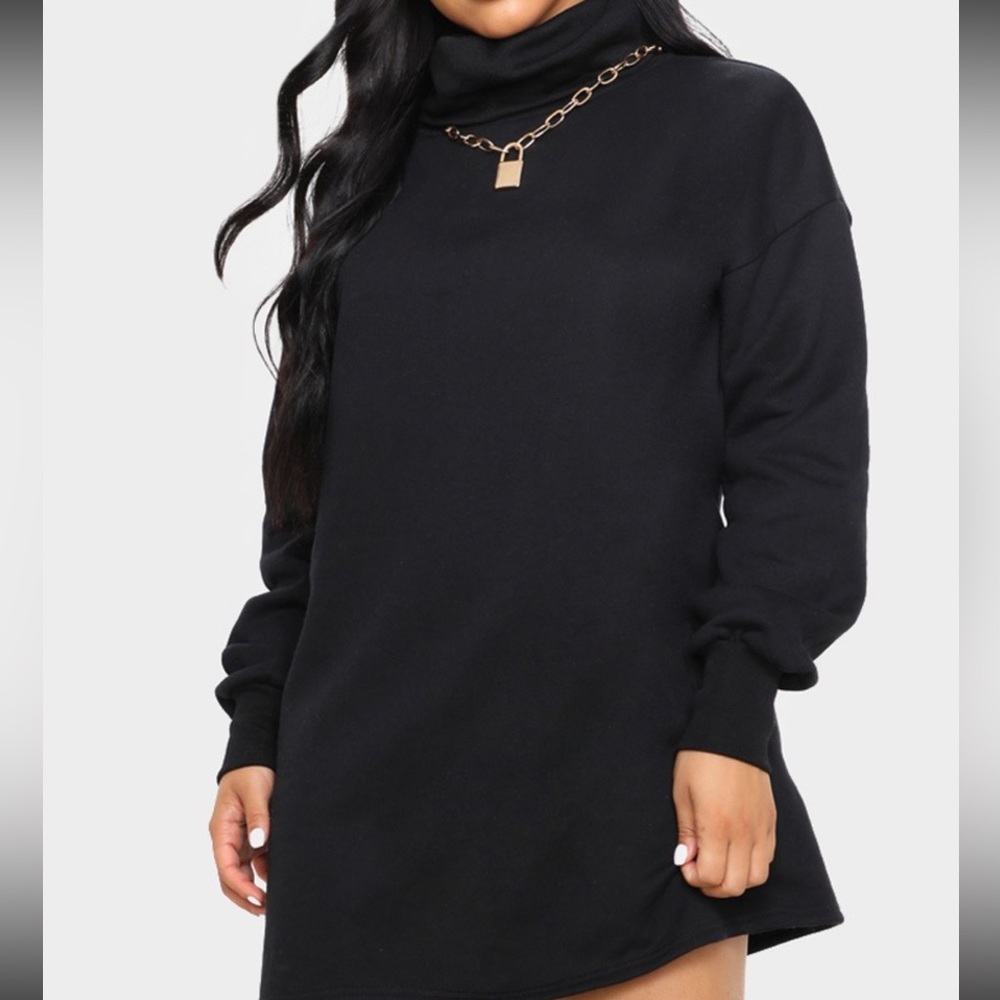 BLACK OVERSIZED SWEATER